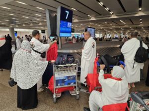 التضامن الاجتماعي تواصل تفويج حجاج الجمعيات الأهلية إلى الأراضي المقدسة