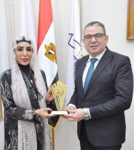 عميد كلية التجارة بجامعة عين شمس يستقبل الملحق الفني بملحقية التعليم وعلوم التكنولوجيا بسفارة الإمارات 1