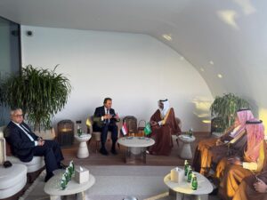 عبد الغفار يبحث مع نظيره السعودي مستجدات التعاون في القطاع الصحي