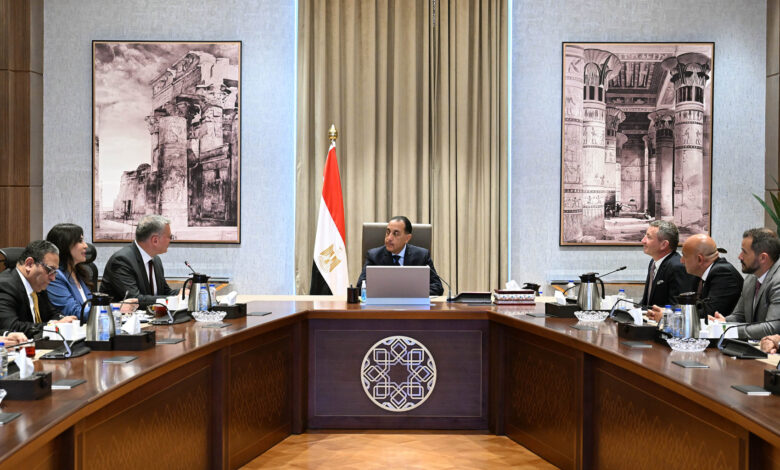رئيس الوزراء يستقبل نائب رئيس شركة "إكسون موبيل" العالمية لشئون الاستكشاف