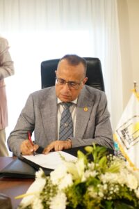 د. علاء عطية - عميد كلية الطب - رئيس مجلس إدارة المستشفيات الجامعية