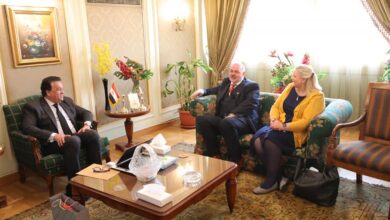 وزير التعليم العالي يستقبل وفد كلية الأطباء والجراحين الملكية بجلاسكو (2)