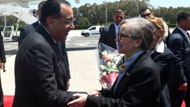 رئيسة الحكومة التونسية تستقبل مدبولي بمطار قرطاج