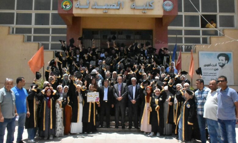 صيدلة السادات تحتفل بإنتهاء أعمال إمتحانات طلاب البكالوريوس عام ٢٠٢١- ٢٠٢٢