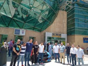 مشاهير ال يوتيوب يرسمون البهجة على وجوه أطفال 57357 بسيارات السباق النادرة