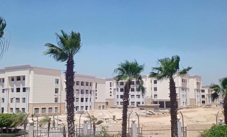 وزير التعليم العالي يستعرض تقريرًا حول تطور معدلات الأداء بجامعة حلوان الأهلية