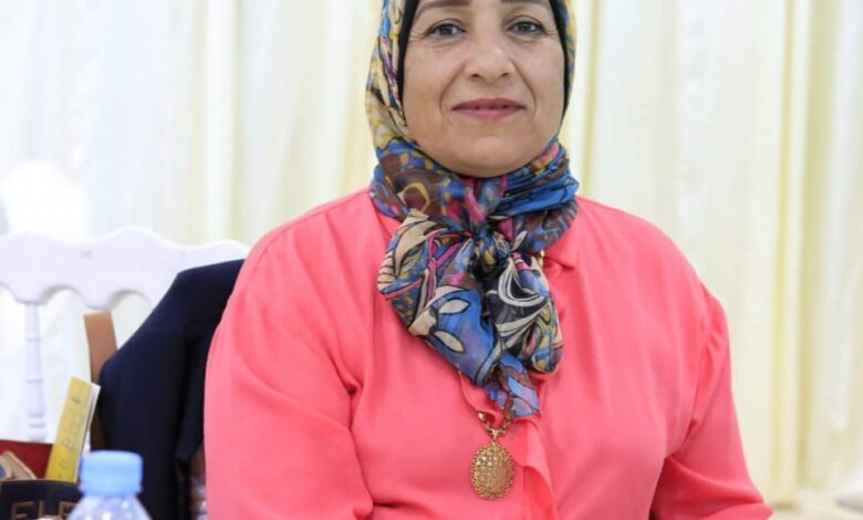 مهنا .. توصي بعمل برنامج بحثي لدراسة سلوكيات القروش