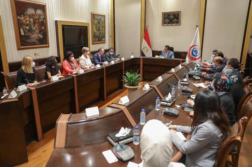 وزير التعليم العالي والقائم بأعمال وزير الصحة يلتقي وفدًا من ممثلي الصندوق العالمي لمكافحة نقص المناعة البشري المكتسب والسل والملاريا