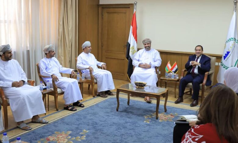 رئيس التنظيم والإدرة يستقبل وزير العمل العماني