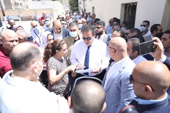 وزير الصحة يتفقد مستشفى الإيمان العام بأسيوط