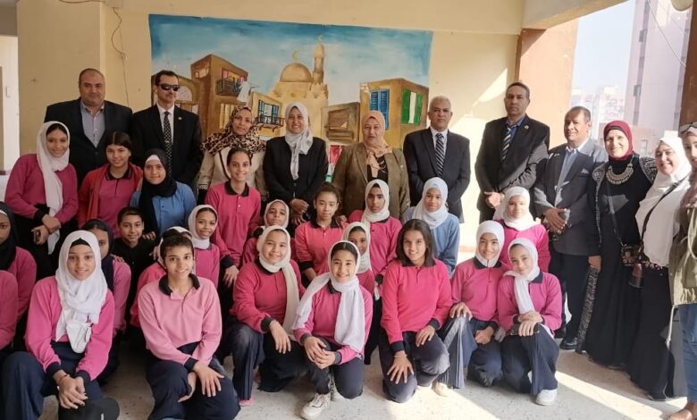 مدير تعليم القاهرة يتابع التحول الرقمي بمدارس الاسمرات
