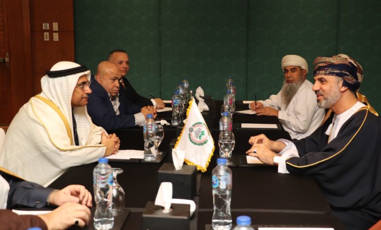 العسومي يبحث ورئيس مجلس الشورى بسلطنة عمان المستجدات على الساحة العربية