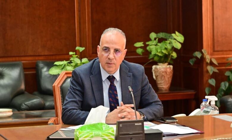 د.سويلم يتابع حماية الشواطىء بمطروح