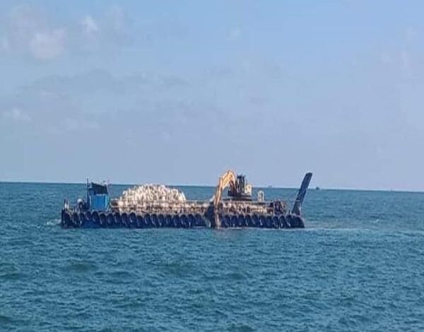 سويلم يتابع موقف مشروعات حماية الشواطئ بمحافظة دمياط