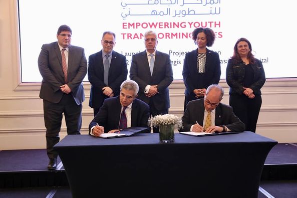 عاشور يطلق المرحلة الثانية من مشروع المراكز الجامعية للتطوير المهني