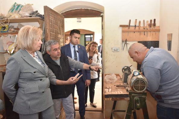 وزيرة الثقافة الأردنية تتفقد مركز الحرف بالفسطاط وتشيد بدوره في دعم قطاع الصناعات الإبداعية
