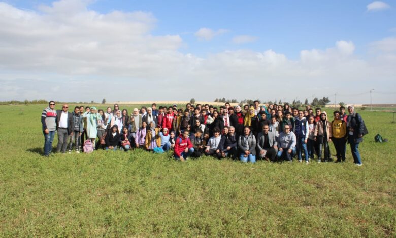 أطفال جامعة الطفل في زيارة لمزرعة المركز القومي للبحوث