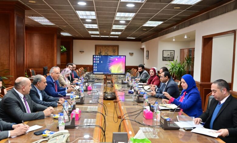 سويلم يستلم نتيجة مسابقة التوظيف بوزارة الري