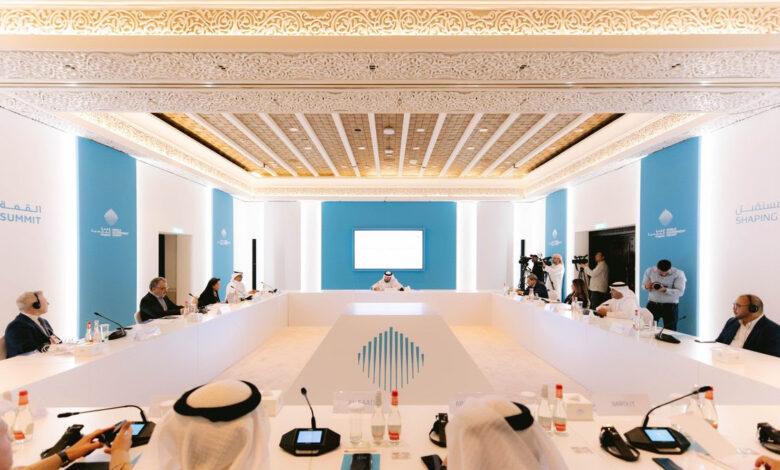 وكالة أنباء الإمارات تنظم طاولة مستديرة لمناقشة تعزيز الشراكات للتعامل مع تحديات المناخ