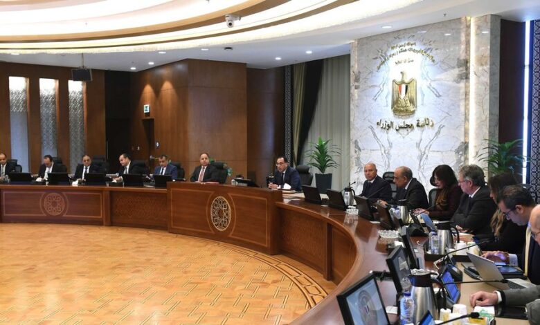 رئيس الوزراء يترأس الإجتماع الأول للمجلس الأعلى لصناعة السيارات