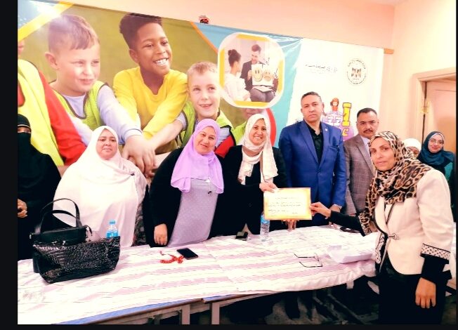 تعليم القاهرة يكرم الكردواي وطلاب التحول الرقمي بالأسمرات