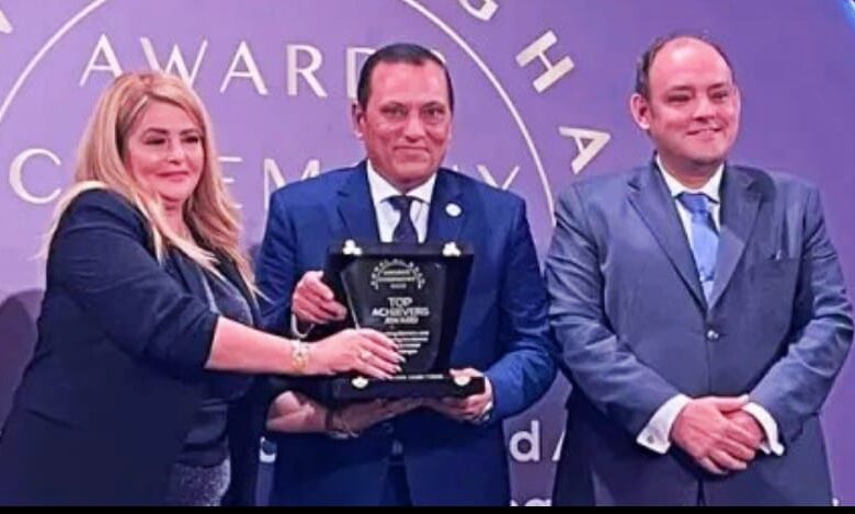 قمة مصر للأفضل 2023 تكرم رئيس شركة تنمية الريف المصري بجائزة الإنجاز المؤسسي