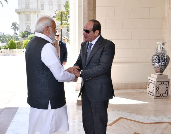 الرئيس يستقبل رئيس وزراء الهند في قصر الإتحادية