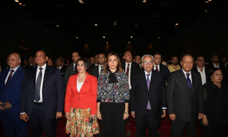 أطفال مبادرة ابني أديباً لتنسيقية شباب الأحزاب والسياسيين يقدمون العرض المسرحي فلوسك ايه؟ بالهناجر