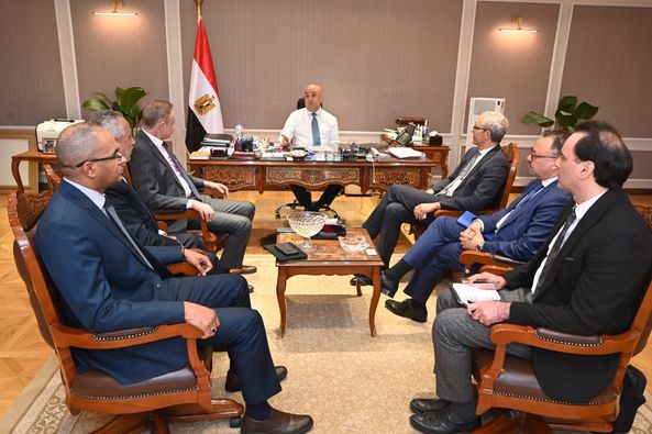 الجزار يبحث مع مسئولى "أكوا باور" سبل تعزيز التعاون فى مجال تحلية مياه البحر وتوطين تكنولوجيا التحلية