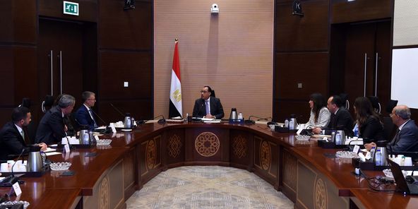 رئيس الوزراء يلتقي مسئولي شركة "بلاك روك" العالمية
