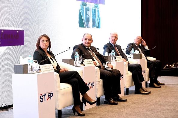 سمير يشارك بحفل تخرج الدفعات الثلاث الأولى من البرنامج التدريبي المنفذ