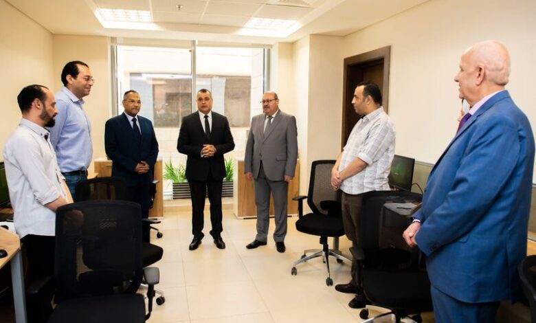 "وزير الدولة للإنتاج الحربي" يتفقد مكاتب العاملين بمقر الوزارة بالعاصمة الإدارية الجديدة