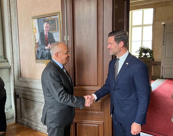 الدكتور سويلم يلتقي وزير التعاون الإنمائى السويدى