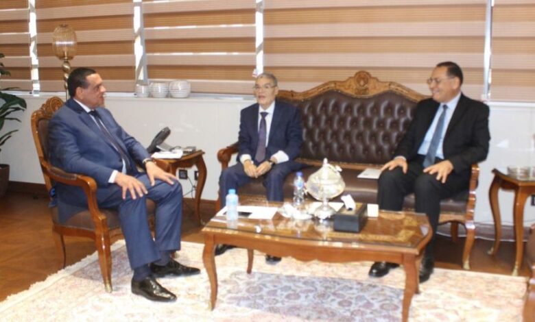 آمنة يتابع مع محافظى الشرقية والمنيا بدء تشغيل المجمعات الحكومية بقرى "حياة كريمة"