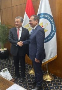 استقبل المهندس طارق الملا وزير البترول والثروة المعدنية السفير كيم يونج هيون سفير كوريا الجنوبية بالقاهرة