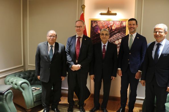 شاكر يستقبل وزير التعاون الإنمائي الدولي والتجارة الخارجية السويدي وسفير السويد بالقاهرة والوفد المرافق لهما