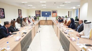 السعيد تناقش سبل التعاون المشترك مع وفد وزاري بحريني رفيع المستوى