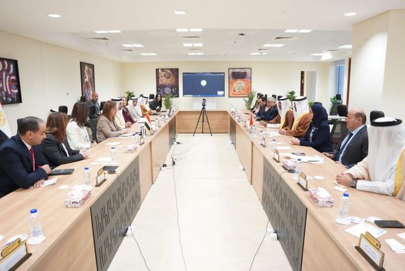 السعيد تناقش سبل التعاون المشترك مع وفد وزاري بحريني رفيع المستوى