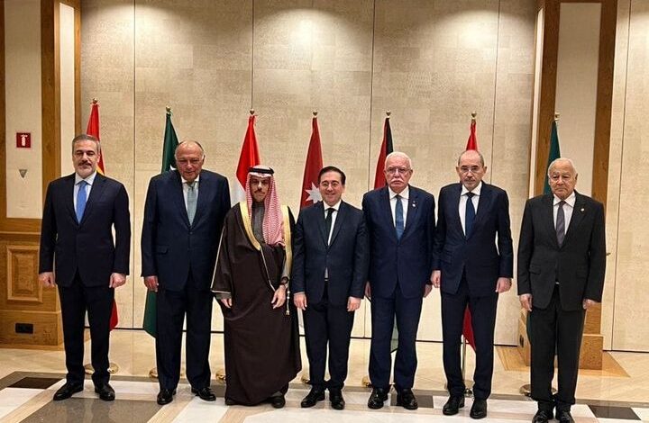 شكري وأعضاء اللجنة الوزارية المنبثقة من القمة العربية الإسلامية يلتقون مع وزير الخارجية الإسباني