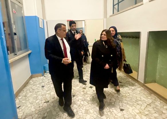 وزيرة الهجرة تتفقد مدرسة نجيب محفوظ في ميلانو الإيطالية
