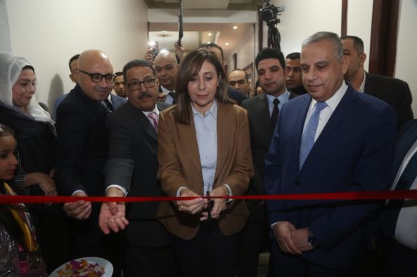 الكيلاني ومحافظ سوهاج يفتتحان معرِض الكتاب الأول بمحافظة سوهاج