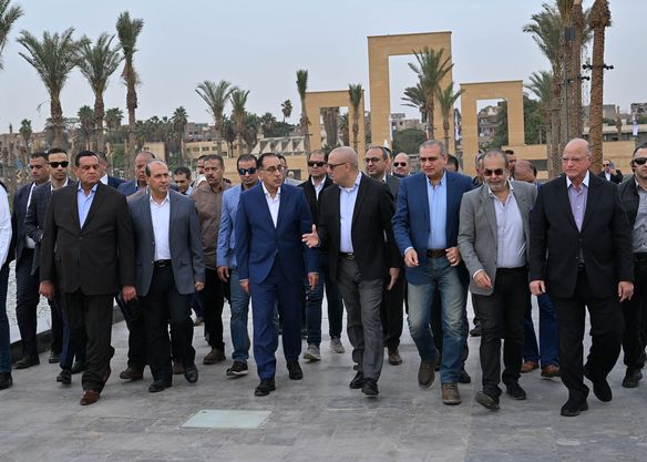 مدبولي يتابع سير العمل بمشروع حدائق الفسطاط