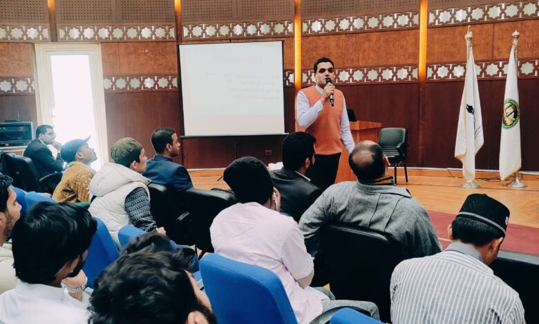 مركز الشيخ زايد لتعليم اللغة العربية يعقد ندوة حول (اليوم العالمي لحقوق الإنسان)