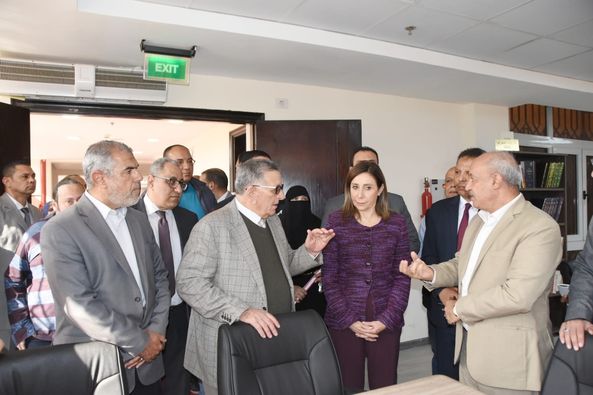 وزيرة الثقافة تتفقد مشروع تطوير مجمع الفنون المعاصرة ومكتبة 15 مايو