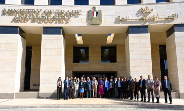 التجارة والصناعة تستضيف اجتماعات وفد مسئولي إعادة التأمين ونظام البطاقة الصفراء ونظام ضمان العبور الجمركي بالكوميسا