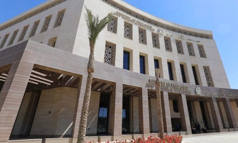 حجازي يصدر قرارًا وزاريًا بمنح شهادة الصلاحية اللازمة لنقل ١٥١٢ معلماً وأخصائياً إلى الوظائف المقابلة