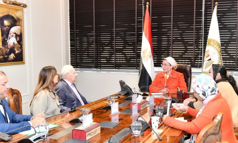 فؤاد تناقش الإشتراطات والموافقات البيئية المطلوبة لإنشاء مصنع لإنتاج البسكويت