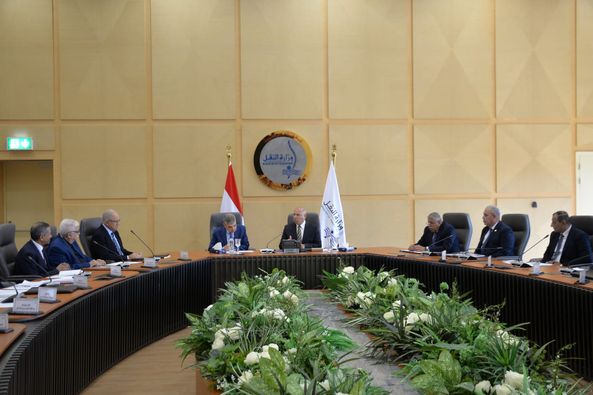 الوزير يبحث مع ربيع واتحاد الصناعات المصرية سبل تعظيم وتنمية وتوطين صناعة بناء وإصلاح السفن في مصر
