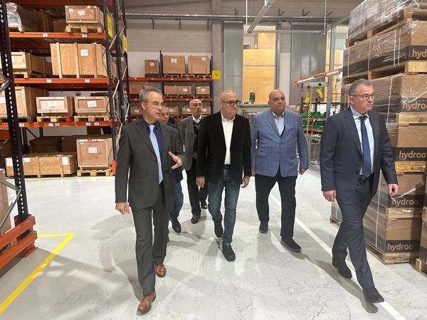 الجزار يزور مصنع شركة "Hydroo" الأسبانية لبحث موقف تصنيع منتجات الشركة محلياً