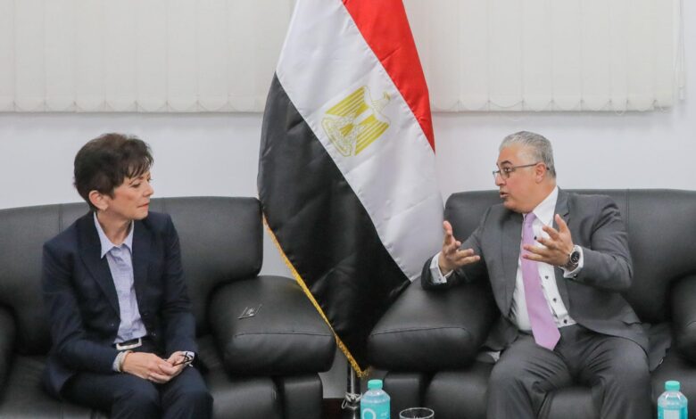 رئيس اقتصادية قناة السويس يستقبل سفيرة سويسرا ووفد اليونيدو